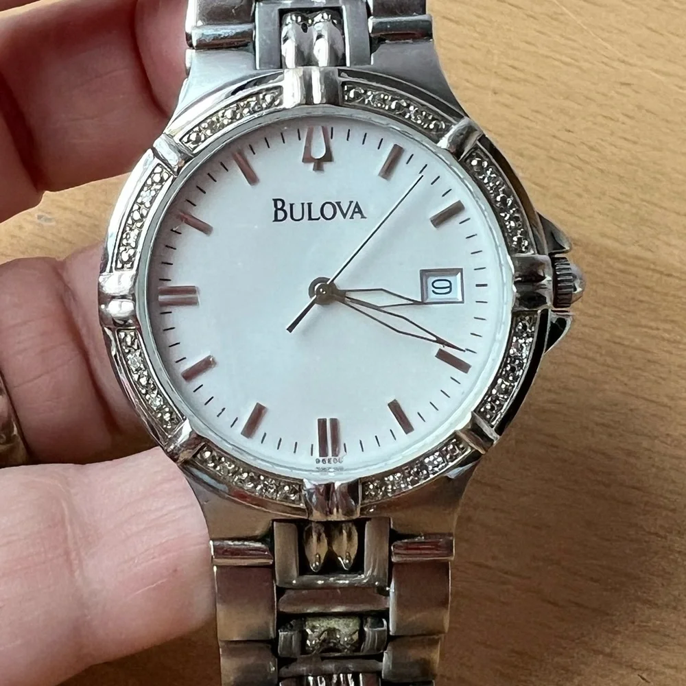BULOVA 96E00 MEN’S DIAMOND EMBELLISHED BEZEL SILVER TONE DATE DISPLAY WATCH